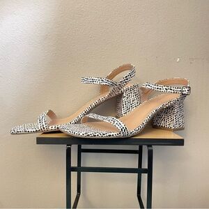 Maurice’s Domination Black & White Patterned Block Heels Size 9.5